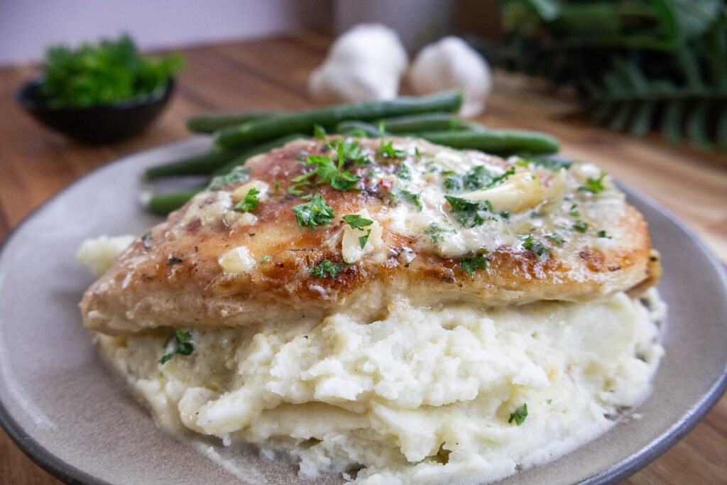 creamy garlic chicken with mashed potatoes