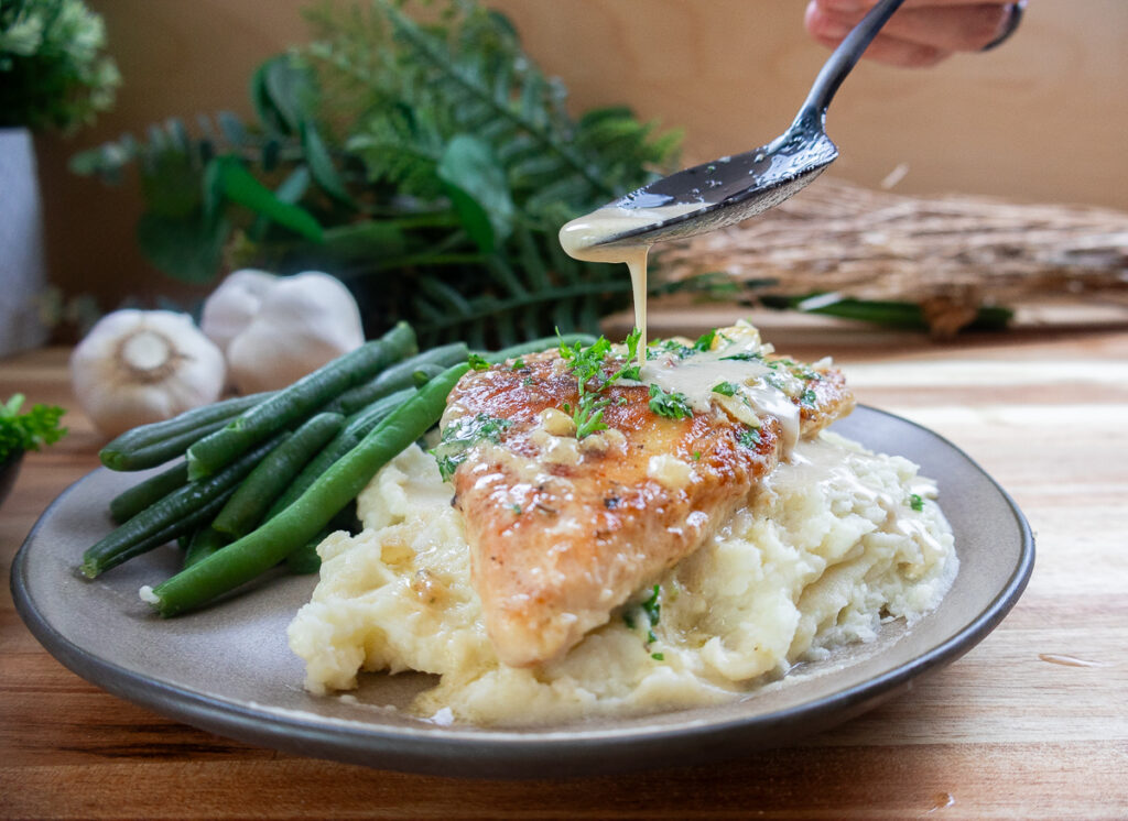 creamy garlic chicken pour sauce