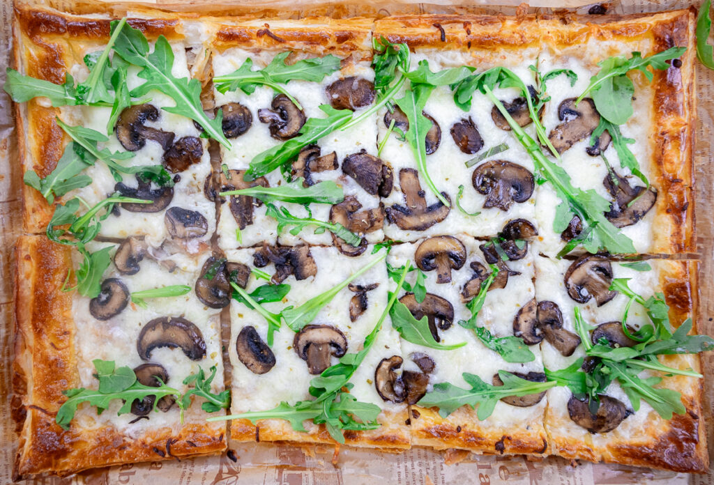 Mushroom and puff pastry pizza