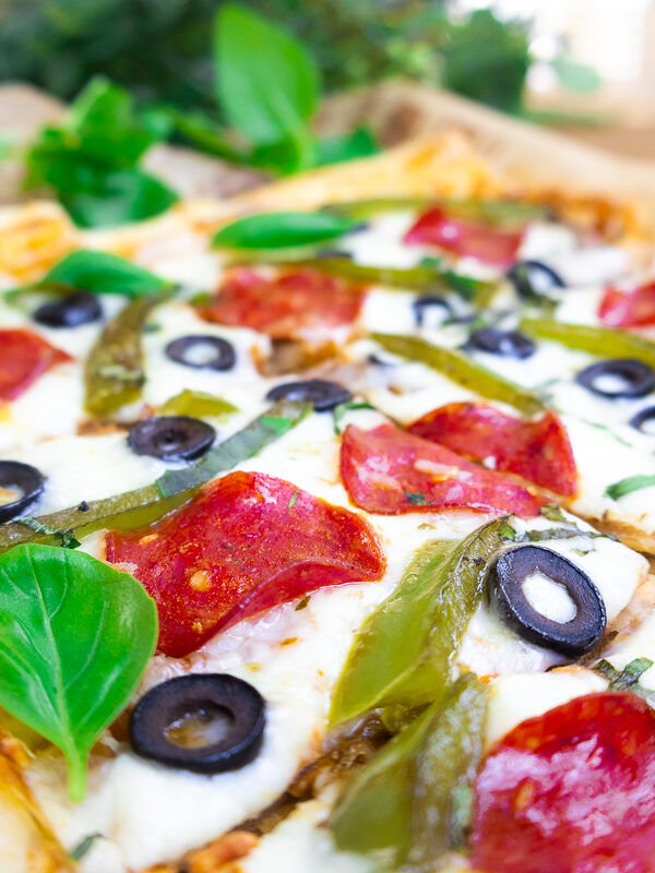 Crispy Pepperoni & Veggie Puff Pastry Pizza