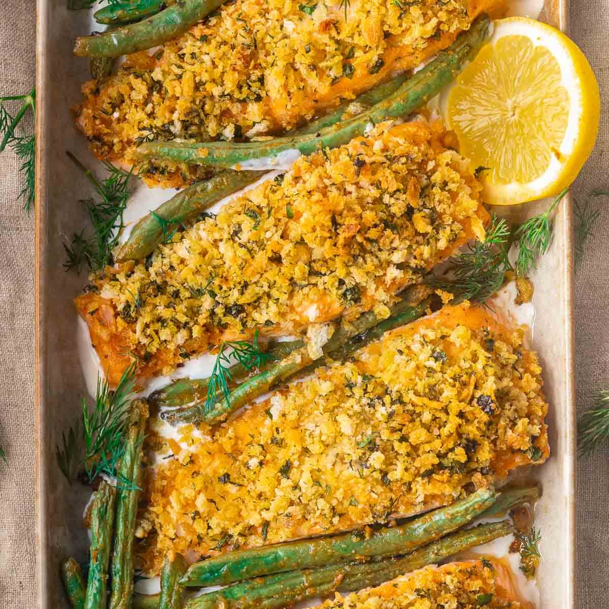 Crispy salmon filets with string beans